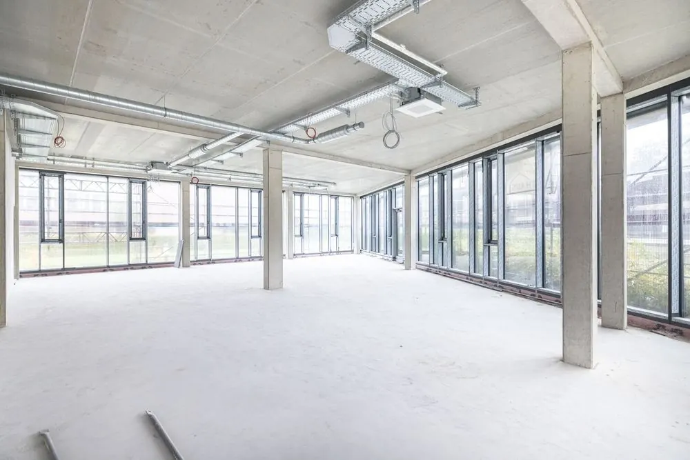 Construction Site 5 – Construction documentation of a commercial building: shell, interior f