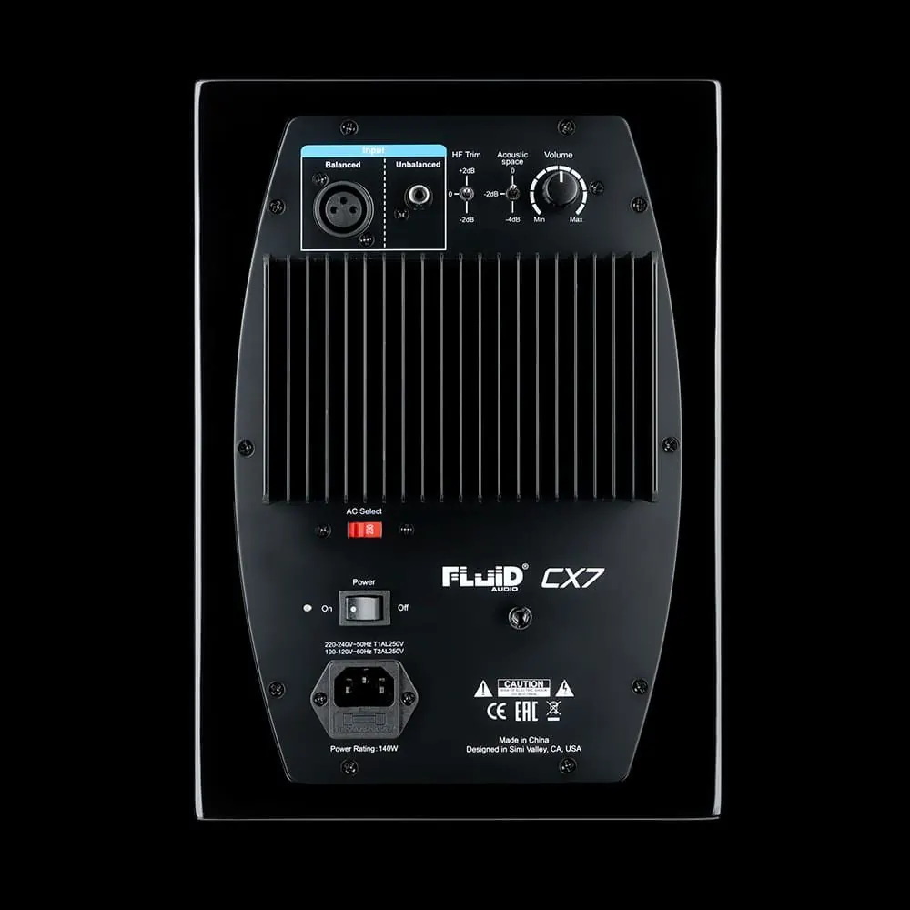 HiFi Speaker 10 – Produktfotografie für Lautsprecher: Studioaufnahmen auf Schwarz und In