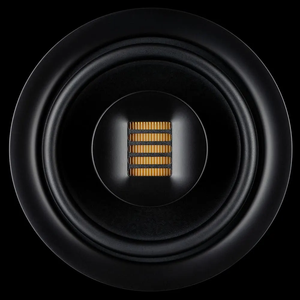 HiFi Speaker 11 – Produktfotografie für Lautsprecher: Studioaufnahmen auf Schwarz und In