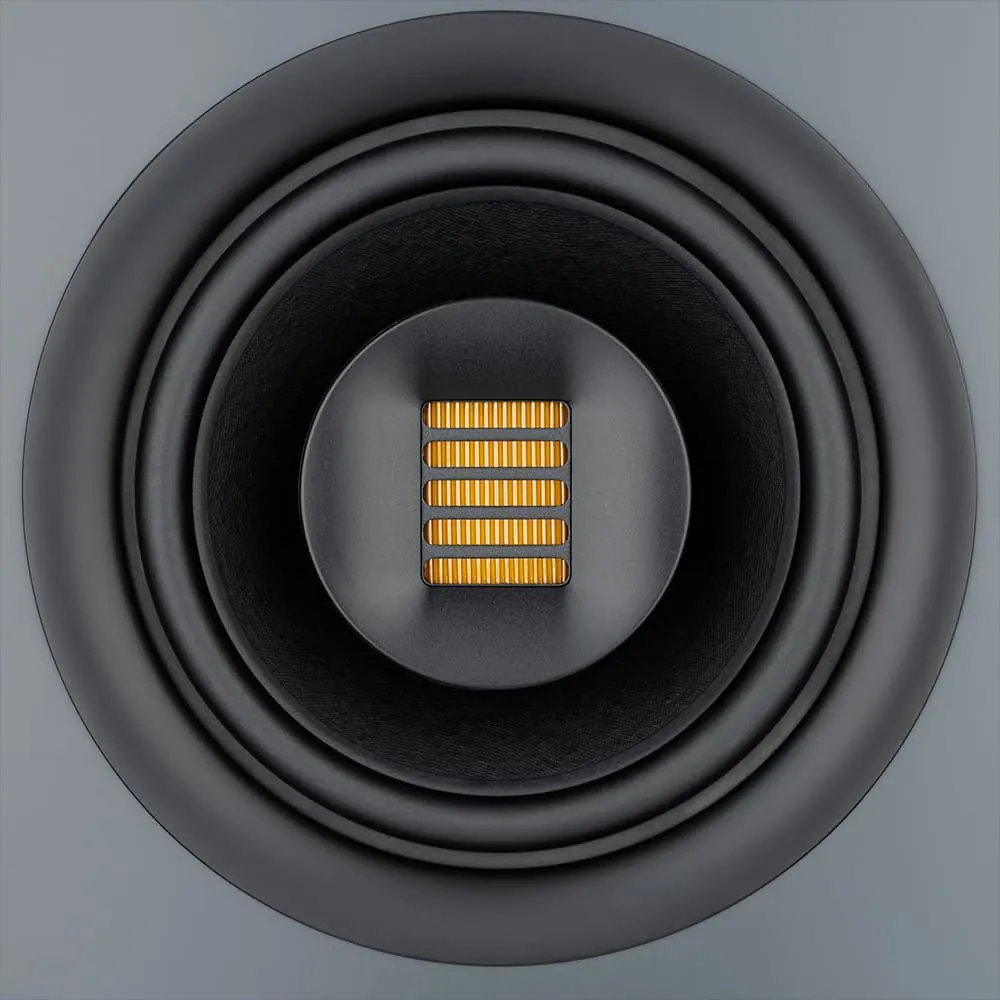 HiFi Speaker 12 – Produktfotografie für Lautsprecher: Studioaufnahmen auf Schwarz und In