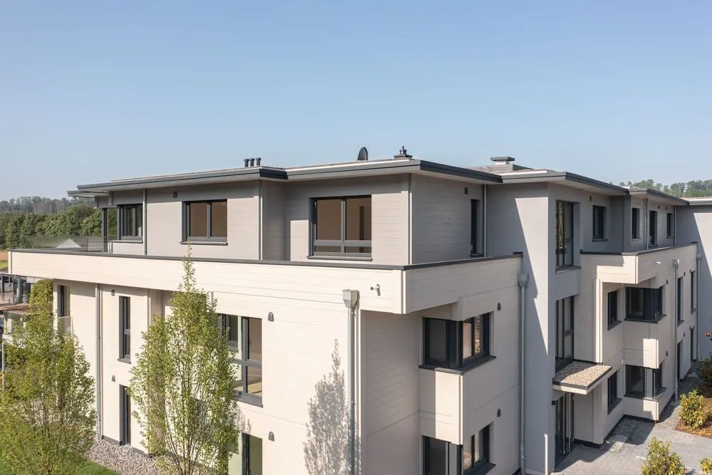 Holzbau 6 – Mehrfamilienhaus in Holzbauweise: Fassade, Terrassen, Umgebung und Dac