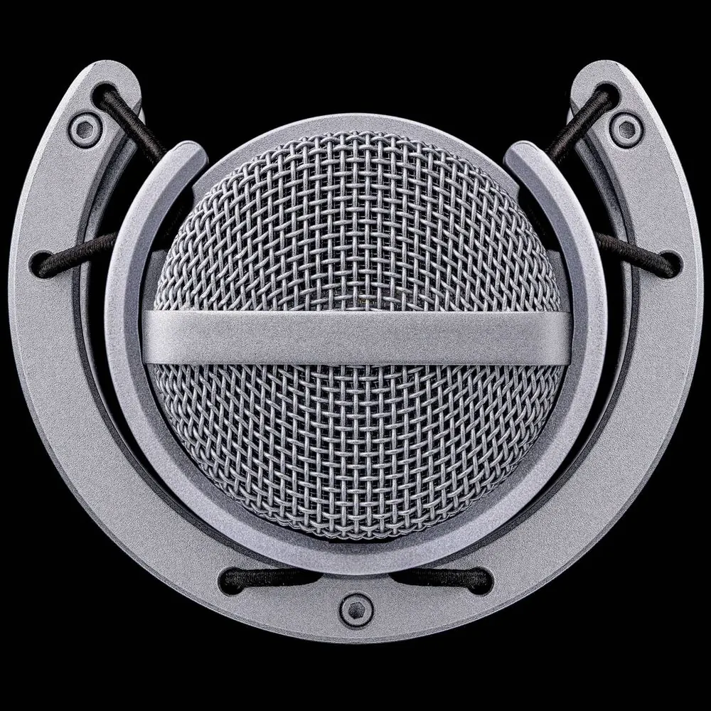 Microphone 2 – Freisteller und Studioaufnahmen eines Großmembran-Mikrofons mit Zubehö