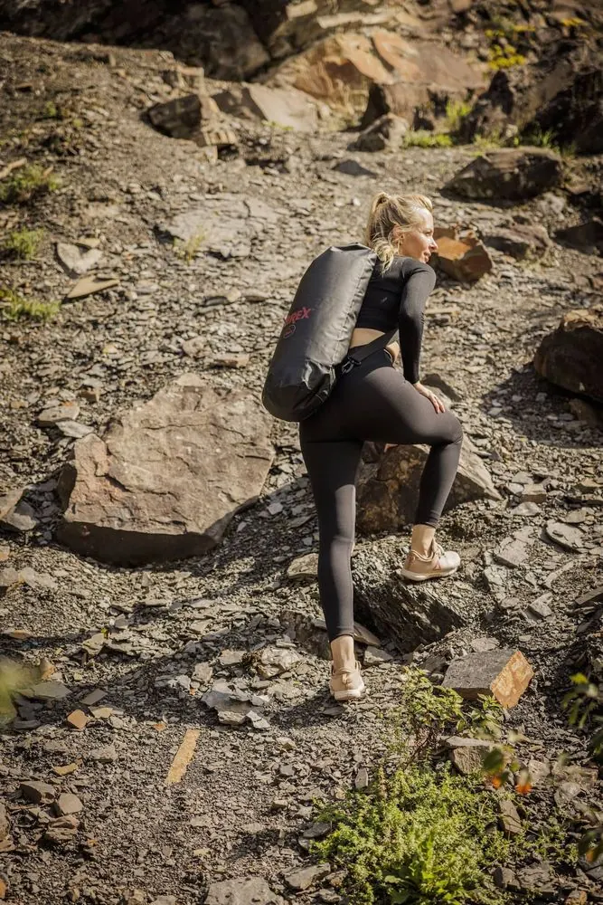 Sport 13 – Sport and lifestyle photography for training mats: yoga in the studio,