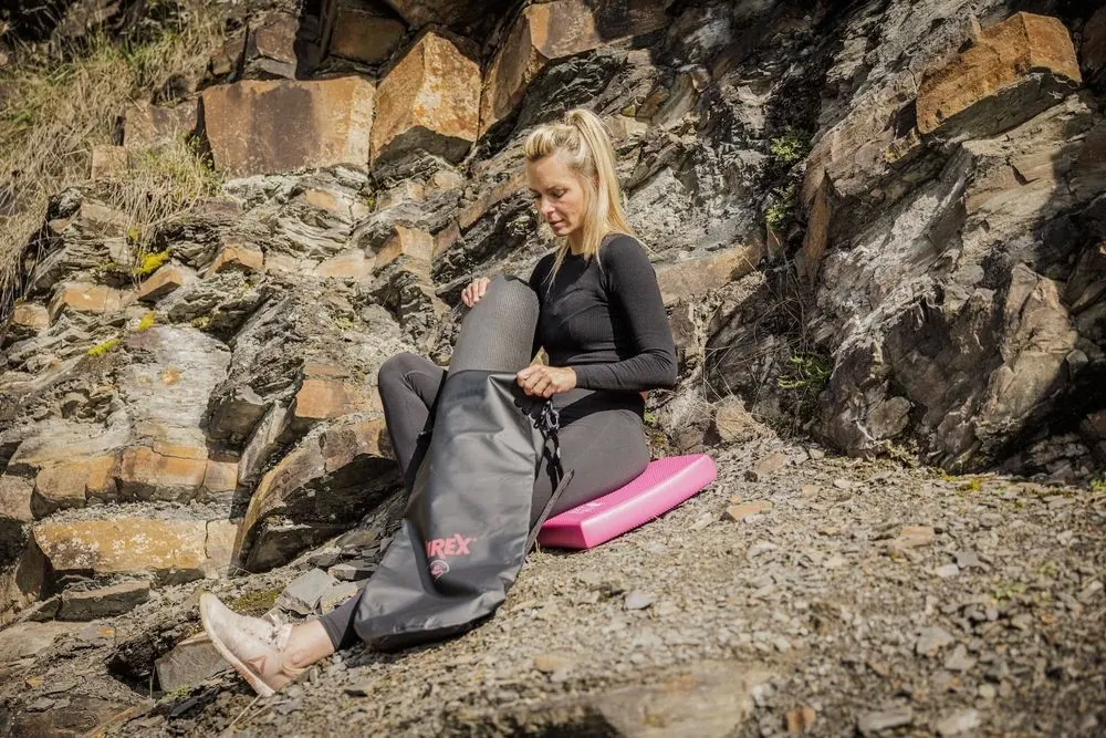 Sport 15 – Sport and lifestyle photography for training mats: yoga in the studio,