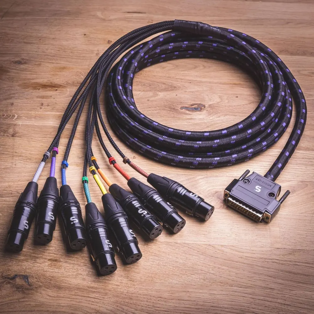 Studio Cables 2 – Produktfotografie für Studio-Multicore-Kabel auf Holz.
